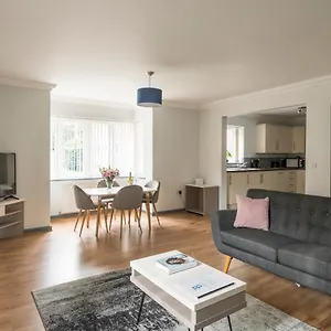 Bassett Road, By Viridian Southampton